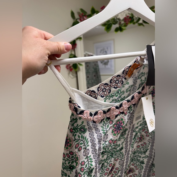 INCREDIBLY RARE Tory Burch NWT Garden Party 100% silk lined caftan, size medium - Picture 6 of 11